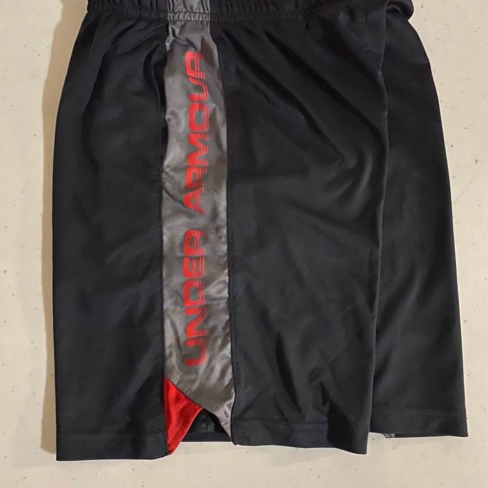 Youth small UA shorts